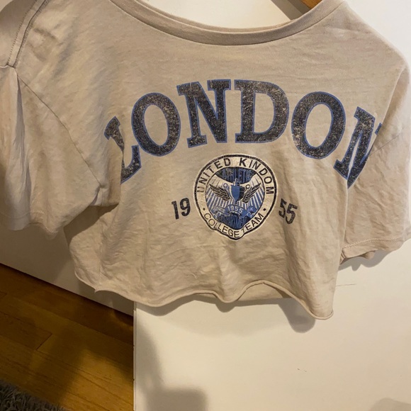 London Garage Cropped Tee - Picture 3 of 3
